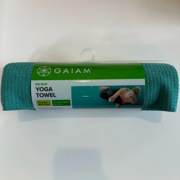 GAIAM microfiber yoga towel in aqua green still in package. - Picture 3 of 4